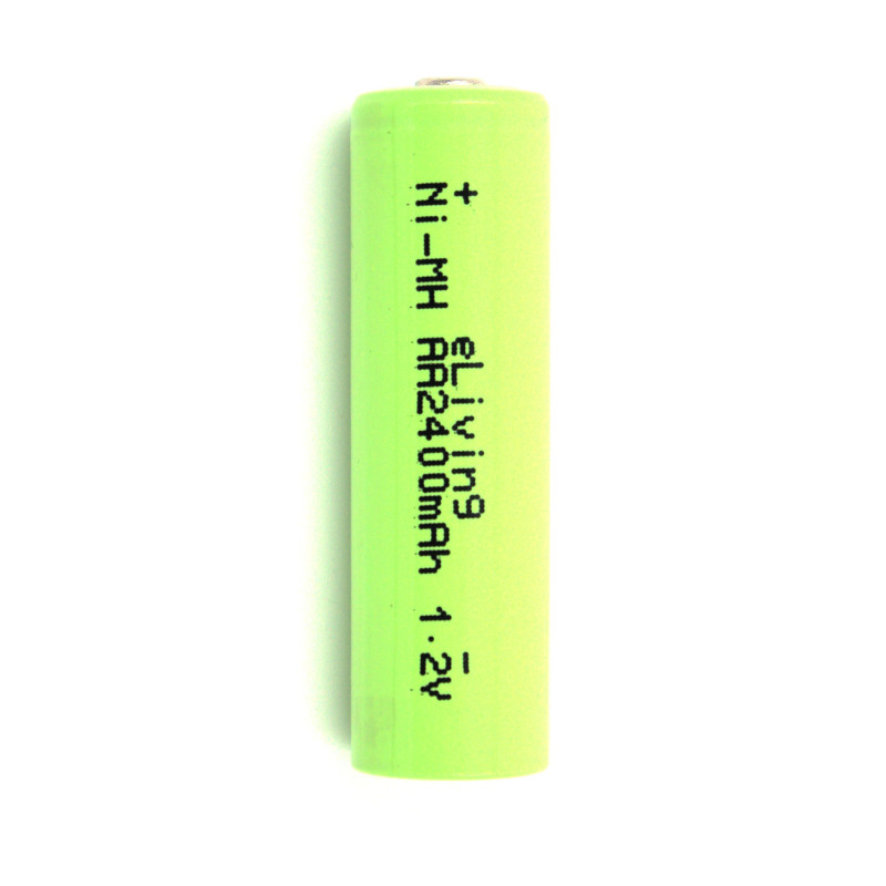 4 piles AA rechargeables. 2 400 mAh, 1,2 V NiMH